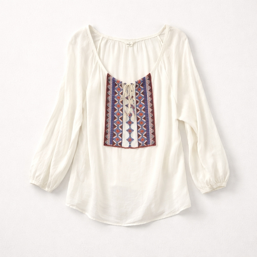 Forever 21 Plus 1X Boho White Blue Red Embellished 3/4 Sleeve Blouse Rayon - Picture 2 of 9